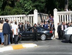 Erdoğan, Kayınpederi ve Kayınvalidesinin Kabrini Ziyareti Etti!