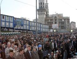 Moskova'da On Binler Sokakta Bayram Namazı Kıldı