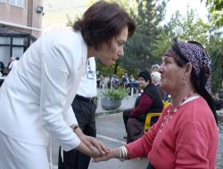 AK Parti, Yaşlı ve Çocukları Bayramda Yalnız Bırakmadı