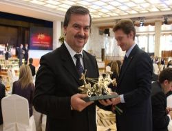 Rusya'dan Thy'ye 'Altın At Arabası' Ödülü