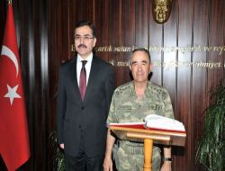 Kara Kuvvetleri Komutanı Batman Valisi Ahmet Turhan'ı Ziyaret Etti!