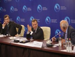 Medvedev: Abd-Avrupa Güvenlik Sistemi Önerimizi Kıskanıyor!.