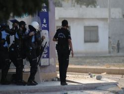 Terör Örgütü Yandaşları Yine Çocukları Kullanıyor!!