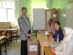 Şahinbey Belediye Başkanı Tahmazoğlu İmkb İlköğretim Okulu'nda Oy Kullandı
