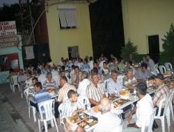 Sarıçam Belediyesi, Kozan Sisliler Derneği'nde İftar Verdi