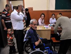 Engelli Ve Yaşlı Vatandaşlar Oy Kullanmakta Güçlük Çekti