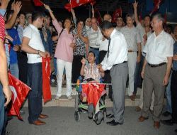 Antalya'da Yüzde 43,4 Oranında 'evet' Çıkmasını Kutladılar