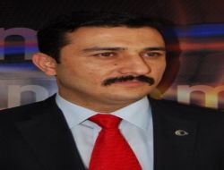 Hayırcı Sendikanın Başkanı 'evet' İçin İddiaya Girip Takım Elbise Kazandı