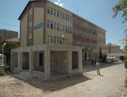 Emniyet Binasındaki Kaçak Katı, Belediye Yıktı!..