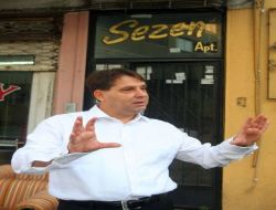 Sezen Aksu'nun İsminin Yazılı Olduğu Tabela Tekrar Asıldı