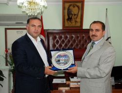 Tayini Kocaeli'ye Çıkan Bitlis Ptt Başmüdürü Yoldaş, Belediye Başkanı Alaydın İle Vedalaştı