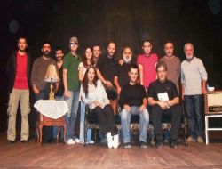 Ali Sürmeli'nin Yönettiği 'resimli Osmanlı Tarihi' Adlı Oyunun Provaları Sürüyor