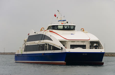 Deniz otobüsü iskeleye çarptı!  14 YARALI