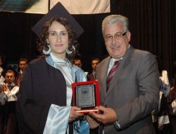 Diş Hekimleri Diplomalarını Aldı