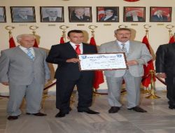 İzmir Minibüsçüler Odası, Pakistan'a 25 Bin Lira Yardımda Bulundu