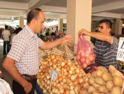 Soğan Tarlada 40, Pazarda 75 Kuruş