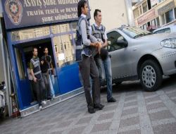 Emniyet Güçleri, Benzinliklerde Dolandırıcılık Yapan İki Kişiyi Yakaladı