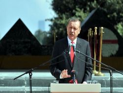 Erdoğan: Türk Milleti, Menderes Ve Arkadaşlarını İdam Edenleri Her Zaman Lanetle Anmıştır