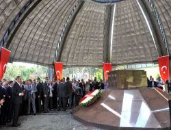 Başbakan Erdoğan, Özal ve Hasan Doğan'ın Kabrini Ziyaret Etti!