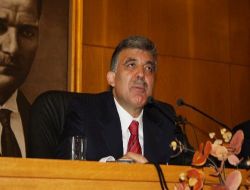 Gül: Başkanlık Sistemi Tartışılabilir, Ancak Türkiye'nin Gündeminde Yok