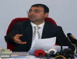Diyarbakır Valisi Toprak Ailelere Seslendi: Çocuklarınızın Geleceğini Kendi Elinizle Karartmayın!