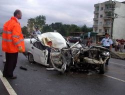 Vakfıkebir'de Trafik Kazası: 1 Ölü, 2 Yaralı