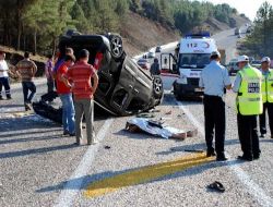 Denizli'de Trafik Kazası:1 Ölü, 8 Yaralı
