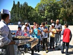 Balık Fuarında Balık Ekmek Dağıtıldı