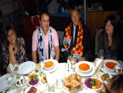 Estonyalı Taraftarlar Kayserililerin İftar Sofrasına Misafir Oldu