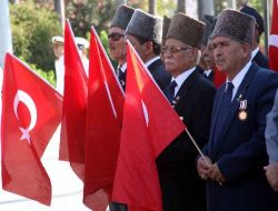 Gaziler, 'gaziler Günü' Törenini Ayakta İzledi
