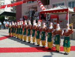Adana'da Yaklaşık 500 Bin Öğrenci Ders Başı Yaptı