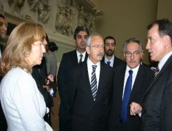 Kılıçdaroğlu Bergama Müzesini Gezdi