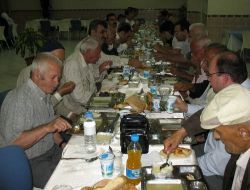 Dermander Huzurevinde İftar Verdi