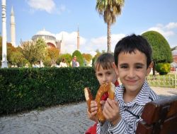 İstanbul'daki İlk Simit Festivalini 20 Bin Kişi Ziyaret Etti