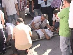 Sivil Polis, Otobüsten Düşerek Başını Kaldırıma Çarpınca Bayıldı