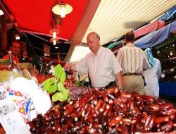 Bayramı Bekleyen Esnafın Gözü Emekli Maaşında