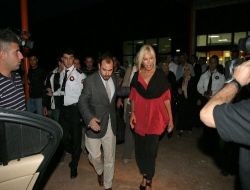 Ajda Pekkan: "Terör, Şiddet Bitsin Artık!"