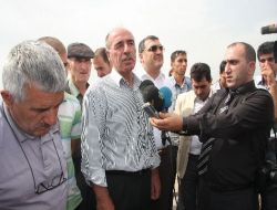 Esnaf, Buğday Pazarının İstinat Duvarını Yıkan Belediyeye Tepkili