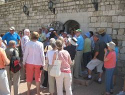 Dev Yolcu Gemisi İle Hatay'a Gelen Turistler St. Pierre Kilisesi'nde Hacı Oldu
