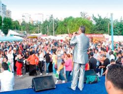 Gaziantepliler Derneği'nden, 70 Bin Kişilik Baklava Ve Kebap Ziyafeti