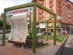 2. Bayazıd'ın Fermanı Kalite Meydanı'na Asıldı