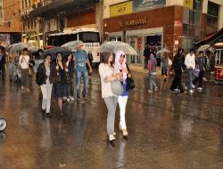 Yağmur İstanbulluları Hazırlıksız Yakaladı