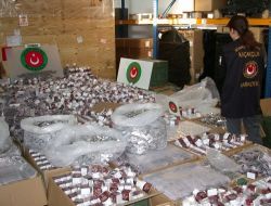 Esenboğa Havalimanı'nda 4.5 Milyon Tl Değerinde Bitkisel İlaç  Yakalandı!!