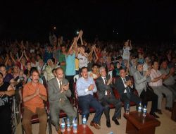 Fatih Kısaparmak Türküleri İle Coşturdu