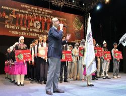 Erzurum Halk Oyunları Ekibi Gençler Türkiye Şampiyonu Oldu