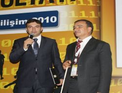 Türkiye Bilişim Derneği'nden Taşlıçay Kaymakamı Ateş'e Ödül