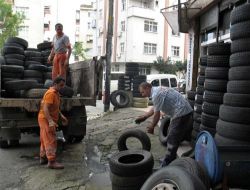 Miadını Dolduran Araba Lastikleri Geri Dönüşüm İçin Toplanıyor