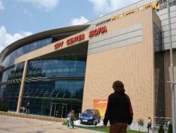 Bulgaristan'daki Alışveriş Merkezleri Kriz Dinlemedi