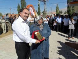 Kitaplardan Elde Ettikleri Gelirle Köylerine Kuran Kursu Yaptırdılar