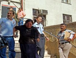 Eşinin Aldığı Cezayı Duyunca Fenalık Geçirdi